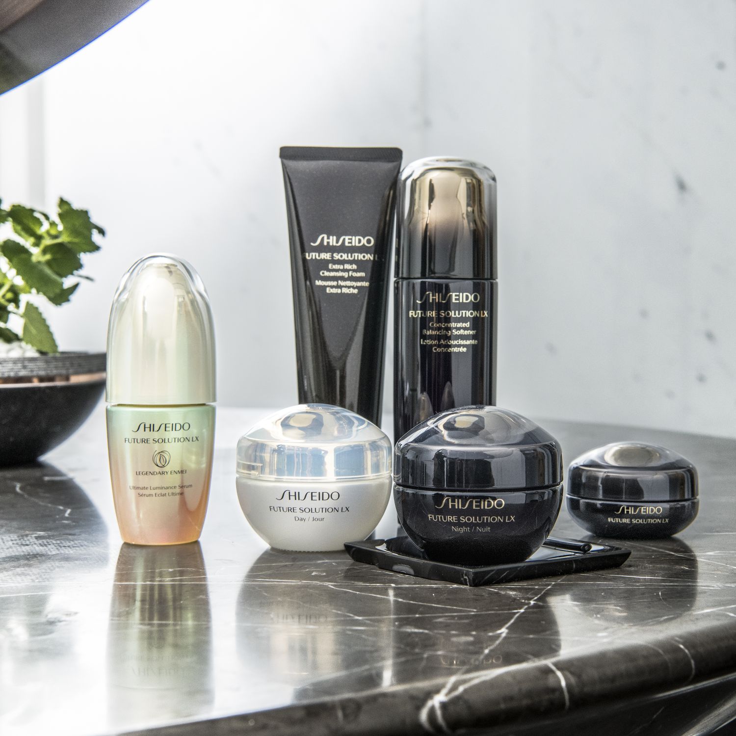 Future Solution LX Legendary Enmei Ultimate Luminance Serum