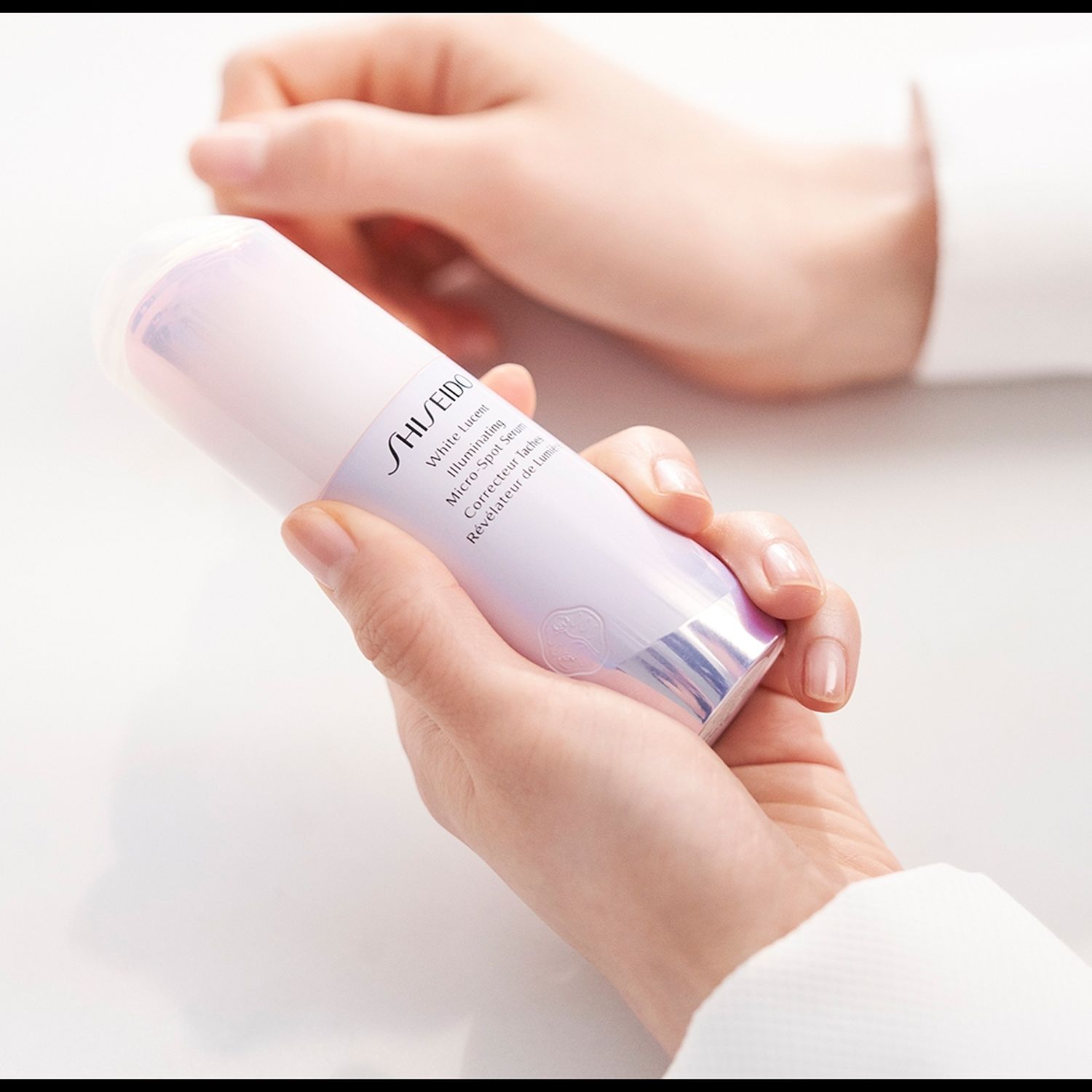 White Lucent Illuminating Micro-Spot Serum